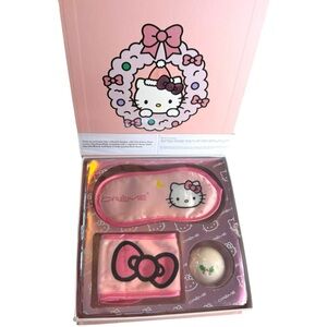Creme Shop x Hello Kitty Cozy Slumber Holiday Spa Set.